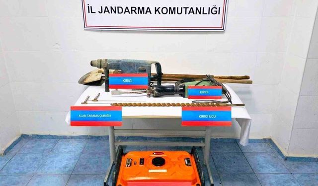 Kaçak kazı yapan 5 kişi suçüstü yakalandı