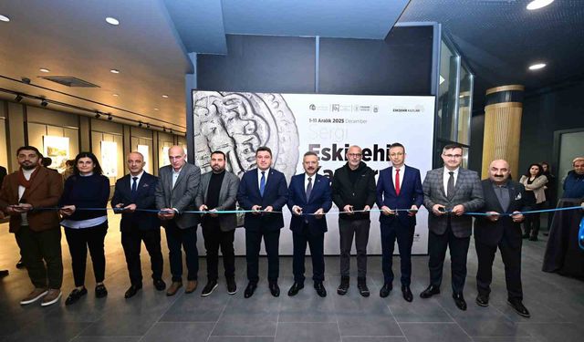 Tarihi eserlerin fotoğraflarından oluşan sergi açıldı