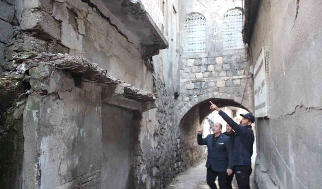 200 yıllık kemerli ev yıkılma tehlikesiyle karşı karşıya