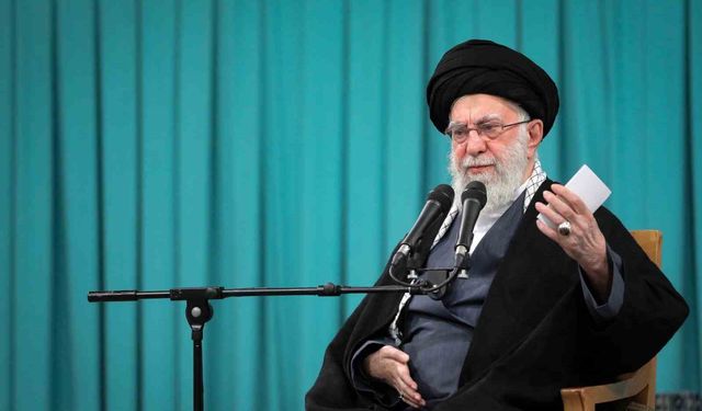 İran dini lideri Hamaney, protestolarda binlerce kişinin öldüğünü kabul etti