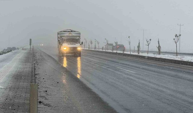 Siverek'te beklenen kar yağışı etkisini göstermeye başladı