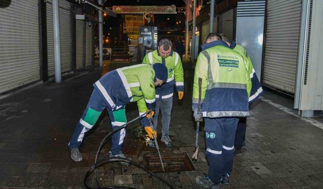 Tarihi Çarşı ve Hanlar Bölgesinde gece mesaisi