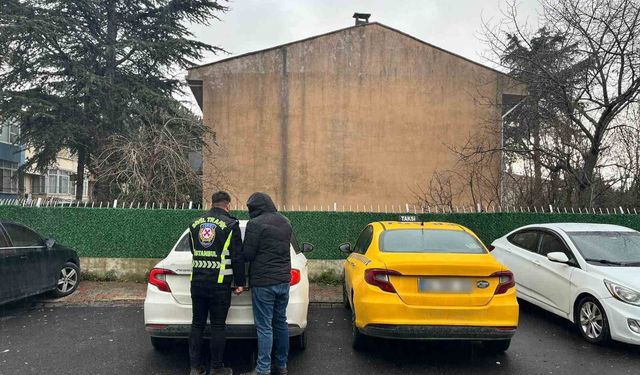 Yolcu seçtiği iddia edilen taksi şoförü trafikten men edildi