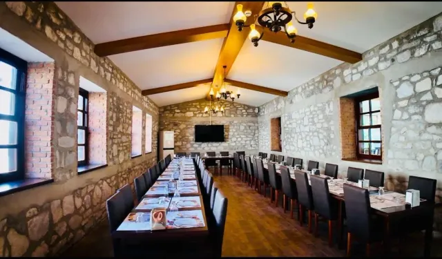 Esaretten Ziyafete, Şaşırtan Değişim