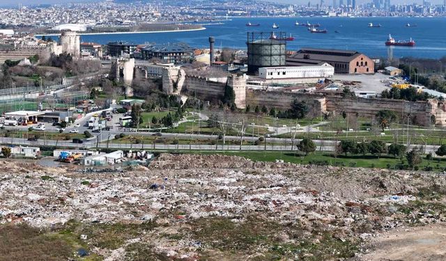 Fatih'in Emanetine Moloz Kuşatması!