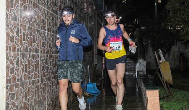 Tarihi çarşıda gece oryantiring heyecanı