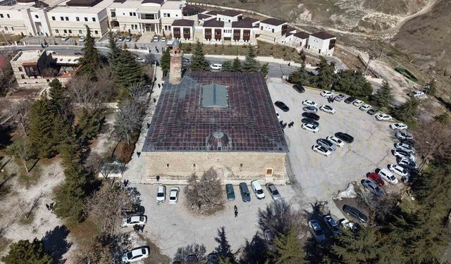 Tarihi Ulu Cami'de Ramazan ayının ilk Cuma namazı eda edildi