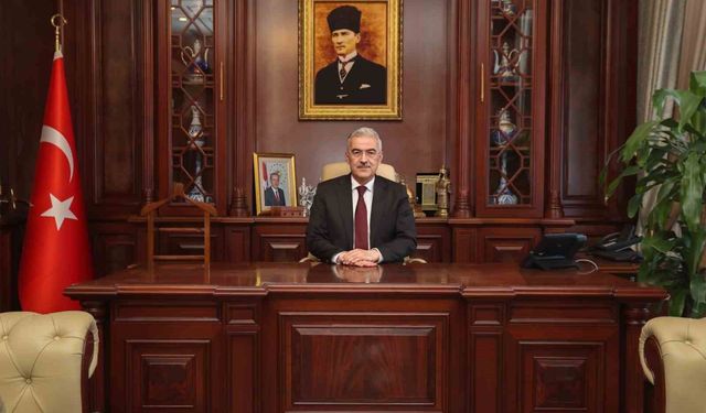 Vali Erol Ayyıldız: 'Asrın felaketi, devletin ve milletin kenetlendiği tarihi bir imtihan olmuştur'