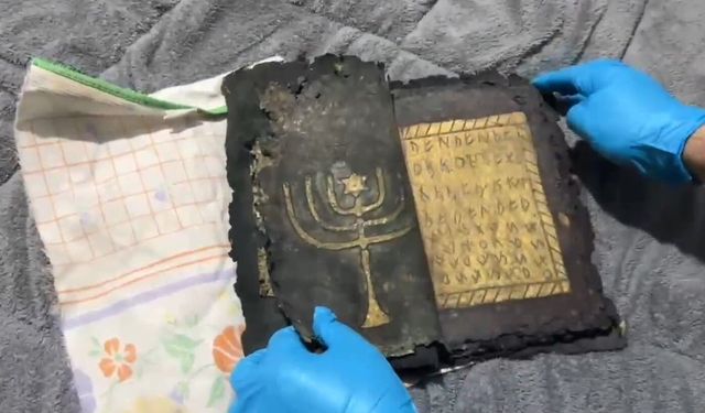 Altın işlemeli dua kitabı ortaya çıktı