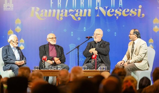 Tarihi mekanda 'Medreseden Üniversiteye Erzurum'da İlim' konuşuldu