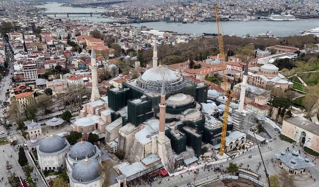 Ayasofya'da dev restorasyonda kritik aşama: Kubbe kapatılıyor