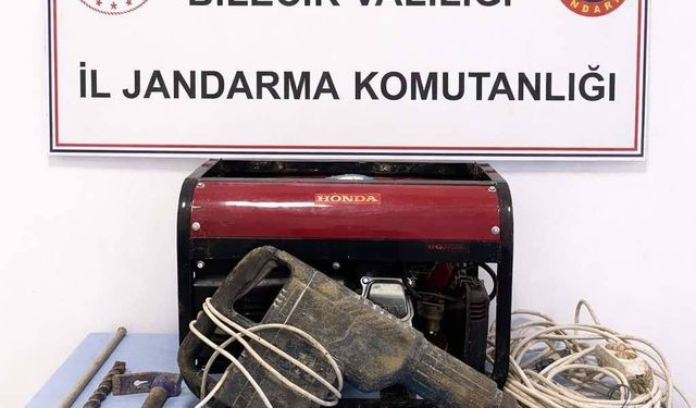 Bilecik'te kaçak kazı operasyonu: 2 şüpheli yakalandı