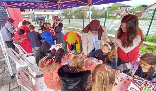 Dünya Romanlar Günü'nde gençlerden anlamlı buluşma