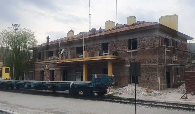 Elazığ'da 79 yıllık tarihi tren istasyonu restorasyonda