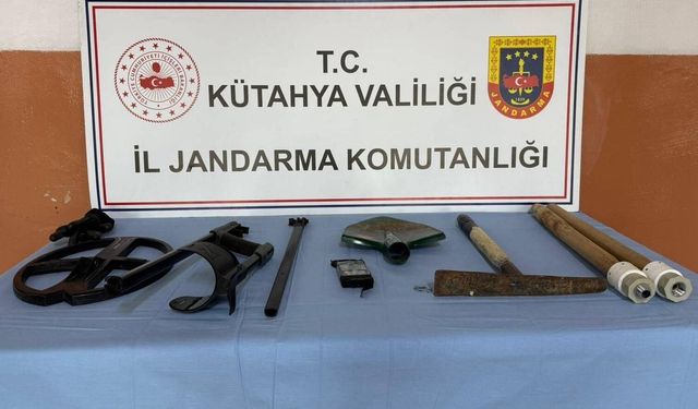 Kaçak kazı malzemeleri ele geçirildi, 2 şüpheli yakalandı