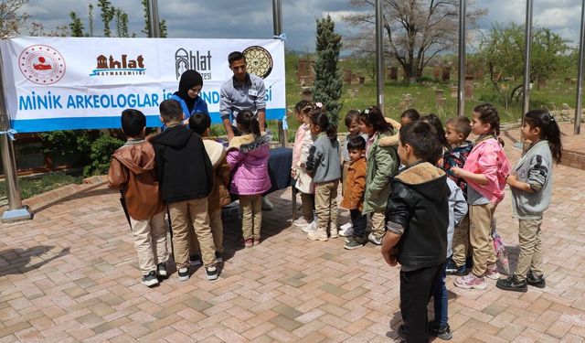 Ahlat'ta 'Müzeler Haftası' kutlandı