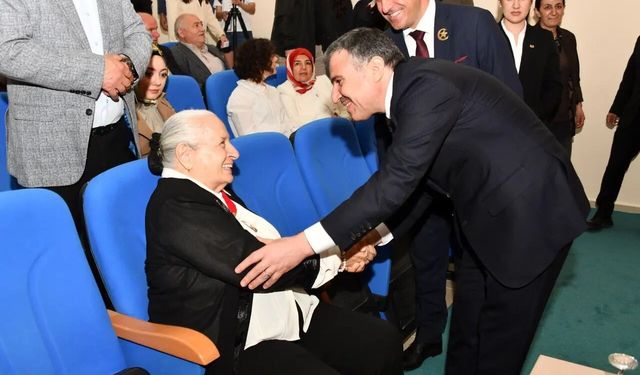 Kazım Karabekir'in kızı Gümüşhane'de gençlerle buluştu