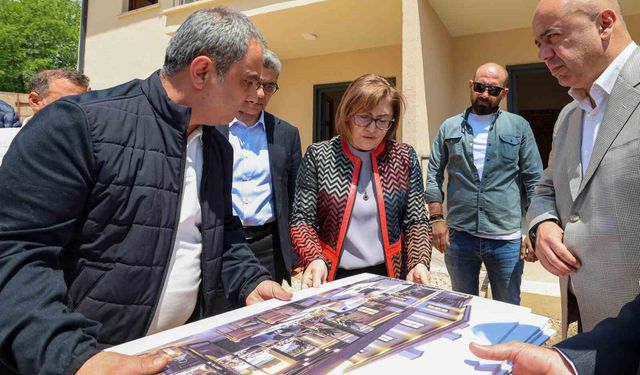 Şahin, TCDD Lojmanlarının restorasyon çalışmalarını inceledi
