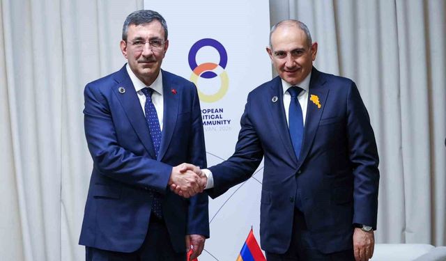 Yılmaz: 'Ermenistan ile Ani Köprüsü'nün ortak restorasyonu konusunda anlaşma imzalandı'