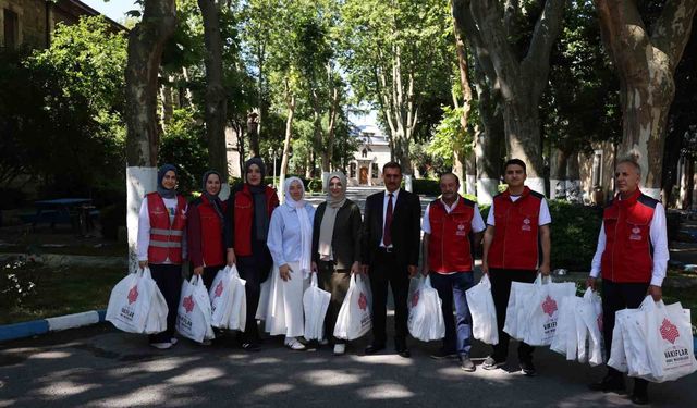 Vakıflar 1. Bölge Müdürlüğü'nden Darülaceze'ye Babalar Günü ziyareti