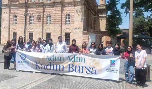 Yıldırımlı gençler tarihi yerinde keşfediyor