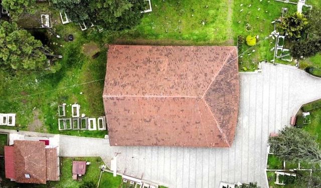 8,5 asırlık çivisiz camide restorasyon sürüyor