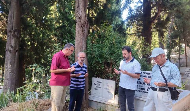 Kazım Baykal vefatının 33.yıl dönümünde mezarı başında anıldı
