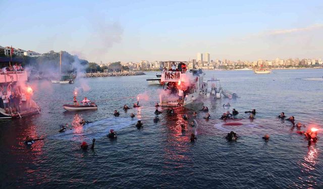 Moda İskelesi'nde tarihi kutlama: Kabotaj Bayramı için 100 noktada aynı anda daldılar