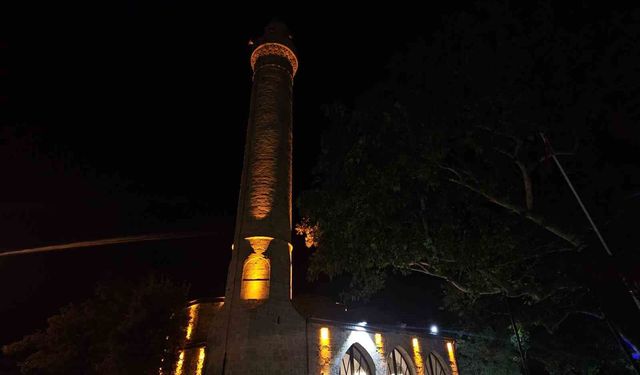 Tarihi Harput Mahallesi'nde gece güzelliği