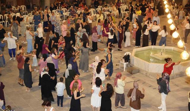 Tarihi Kurşunlu Han'da kadınlar matinesi