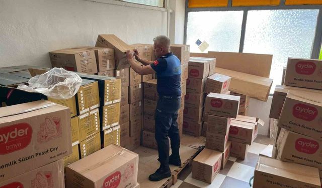Zabıta ekipleri son kullanım tarihi geçen 768 kilogram poşet çaya el koydu