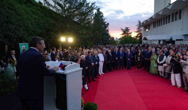 Cumhurbaşkanı Yardımcısı Yılmaz: 'Mekke savunma anlaşması tarihi bir adımdır'