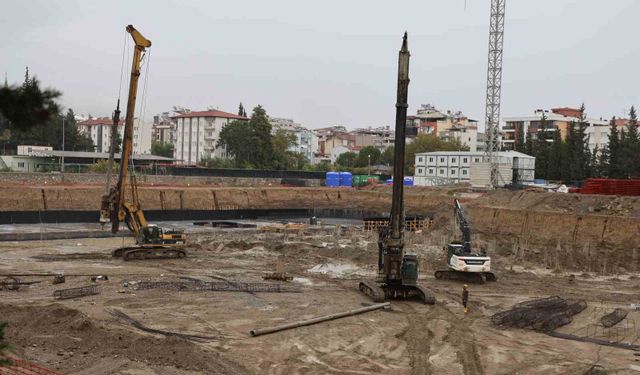 Aydın'da yeni adalet sarayı inşaatında kazıklar çakıldı