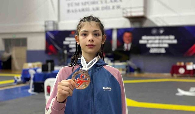 Bilecikli taekwondocu, Türkiye'yi Romanya'da temsil edecek
