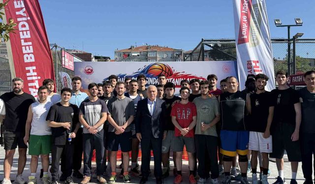 Fatih'te 'Tarihin Ortasında, Potanın Altında' basketbol heyecanı