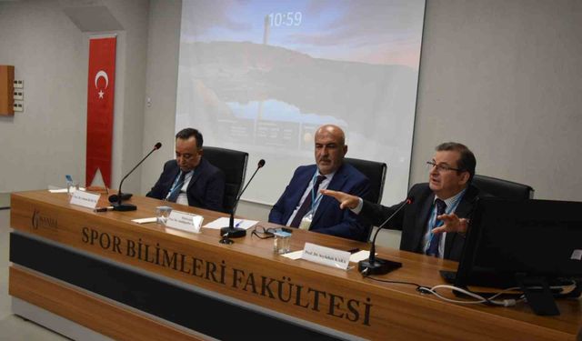 Manisa'nın dini ve kültürel mirasının konu edinildiği sempozyum başladı