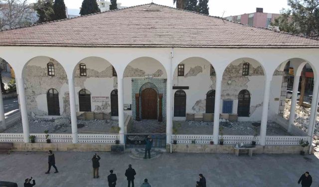 Osmaniye'de tarihi Envar-ul Hamit Camii dualarla yeniden ibadete açıldı
