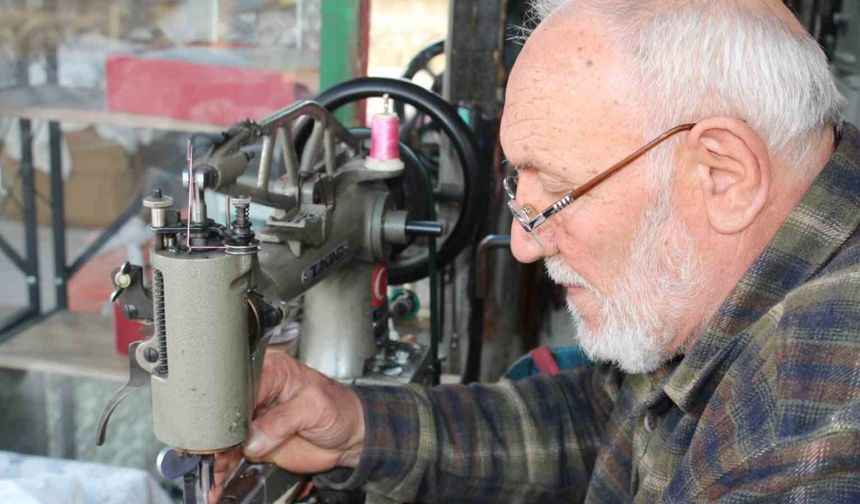 3 Metrekarelik Dükkana Bir Ömür Sığdırdı