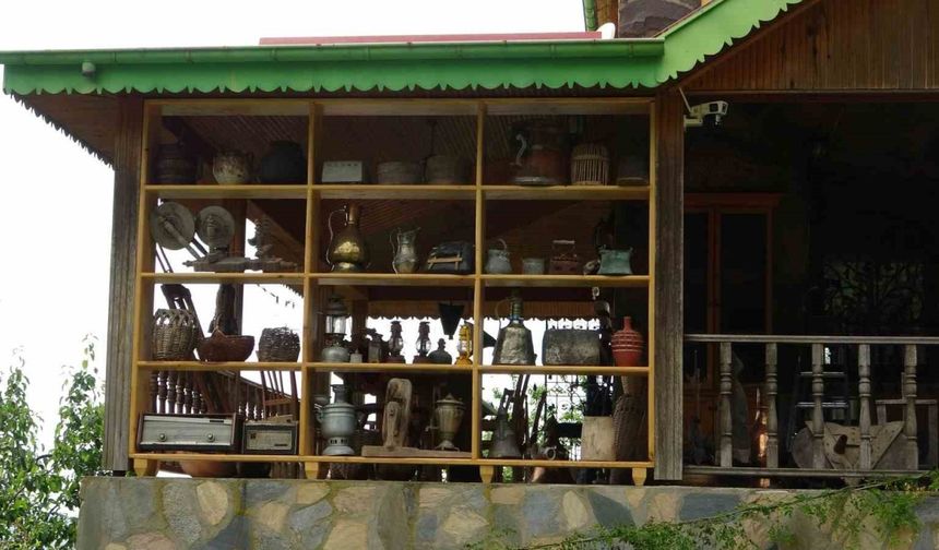Emekli Oldu, Köy Evini Müzeye Dönüştürdü