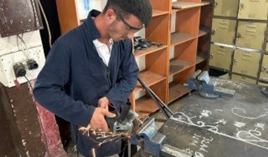 Hurda Malzemeleri Sanata Dönüştüren Öğrenciler