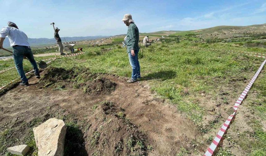 Tadım Kalesi ve Höyüğünde Kazı Çalışmaları Başladı