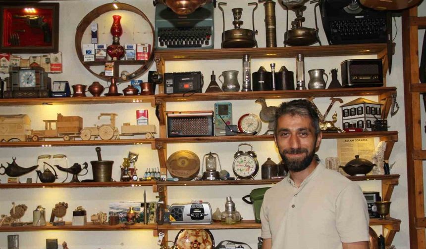 Antika Merakıyla Babasından Kalan Dükkanı Müzeye Dönüştürdü
