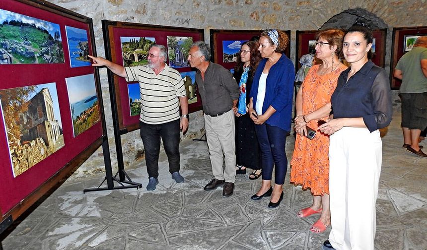 Çeşme’nin tarihi yapıları resim ve fotoğraf kareleri