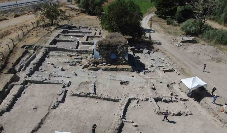 Arkeolojik kazılarla bilinmeyenleri ortaya çıkartılıyor