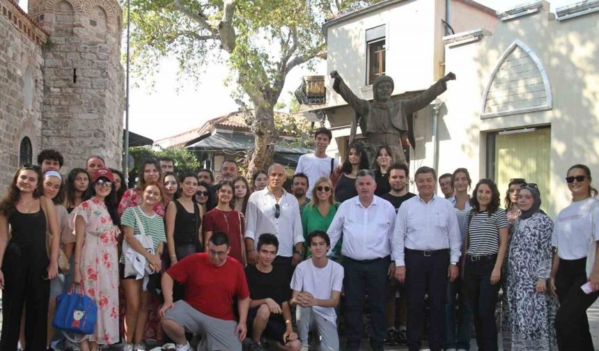 Gençlerden Bergama’da kültür gezisi