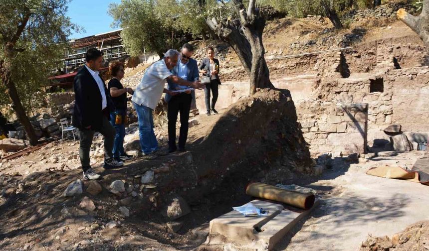 Antandros kazıları hakkında bilgi aldı
