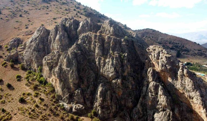 Kalecik Kalesinin tarihi Tunç Çağı’na dayanıyor