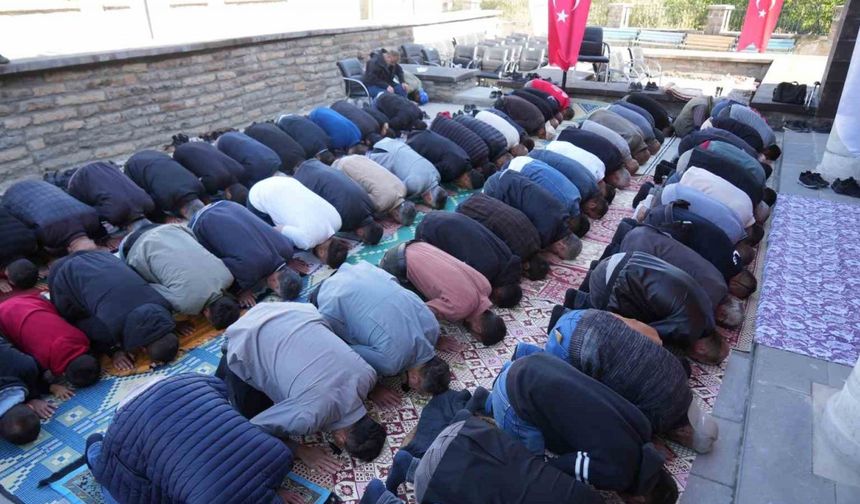 Murat Paşa Camisi 85 yıl sonra yeniden ibadete açıldı