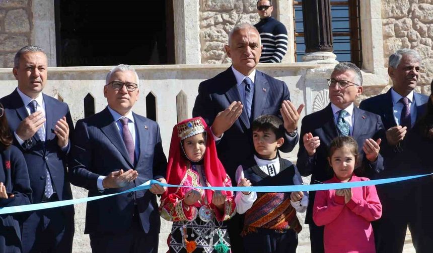 Numan Efendi Kütüphanesi hizmete açıldı
