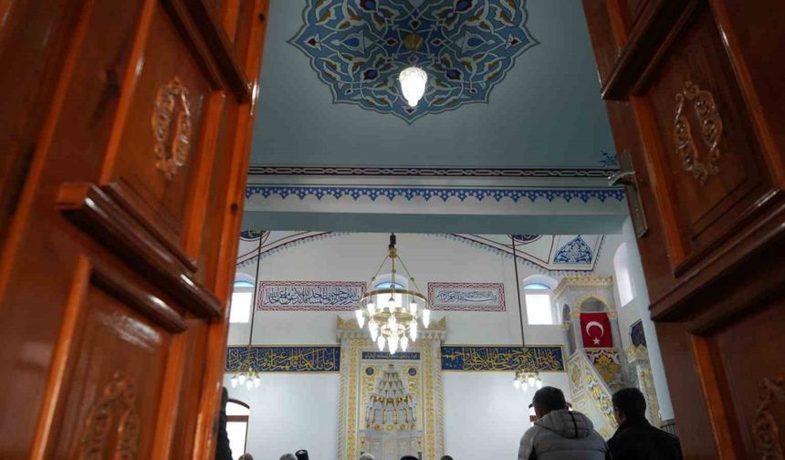 Yarım asırlık Velişaban Camii yeniden ibadete açıldı